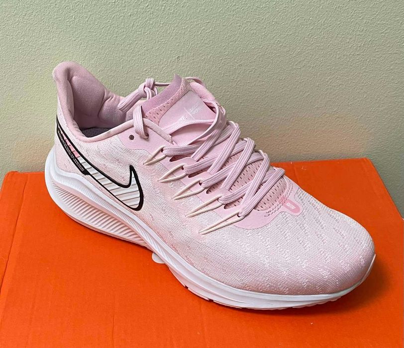 Дамски нови маратонки Nike Air Zoom Vomero 14 размер 37.5