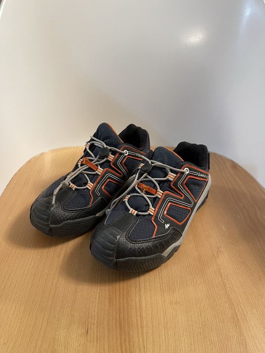 Adidas Quechua marimea 33