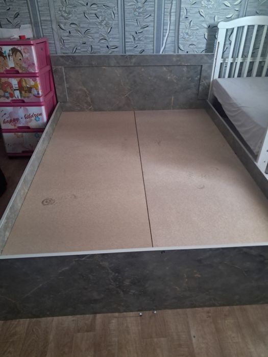 Продам спальный кровать новый