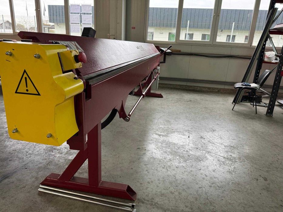 Mașină de îndoit tabla electrica (abkant electric)