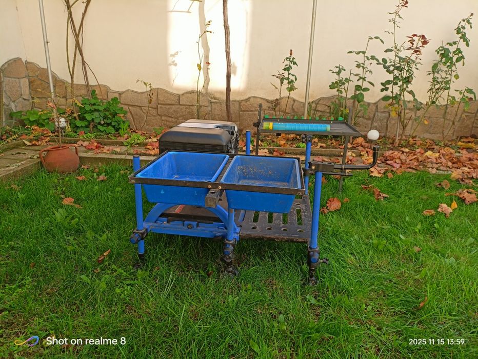 Платформа с маси и прикачни