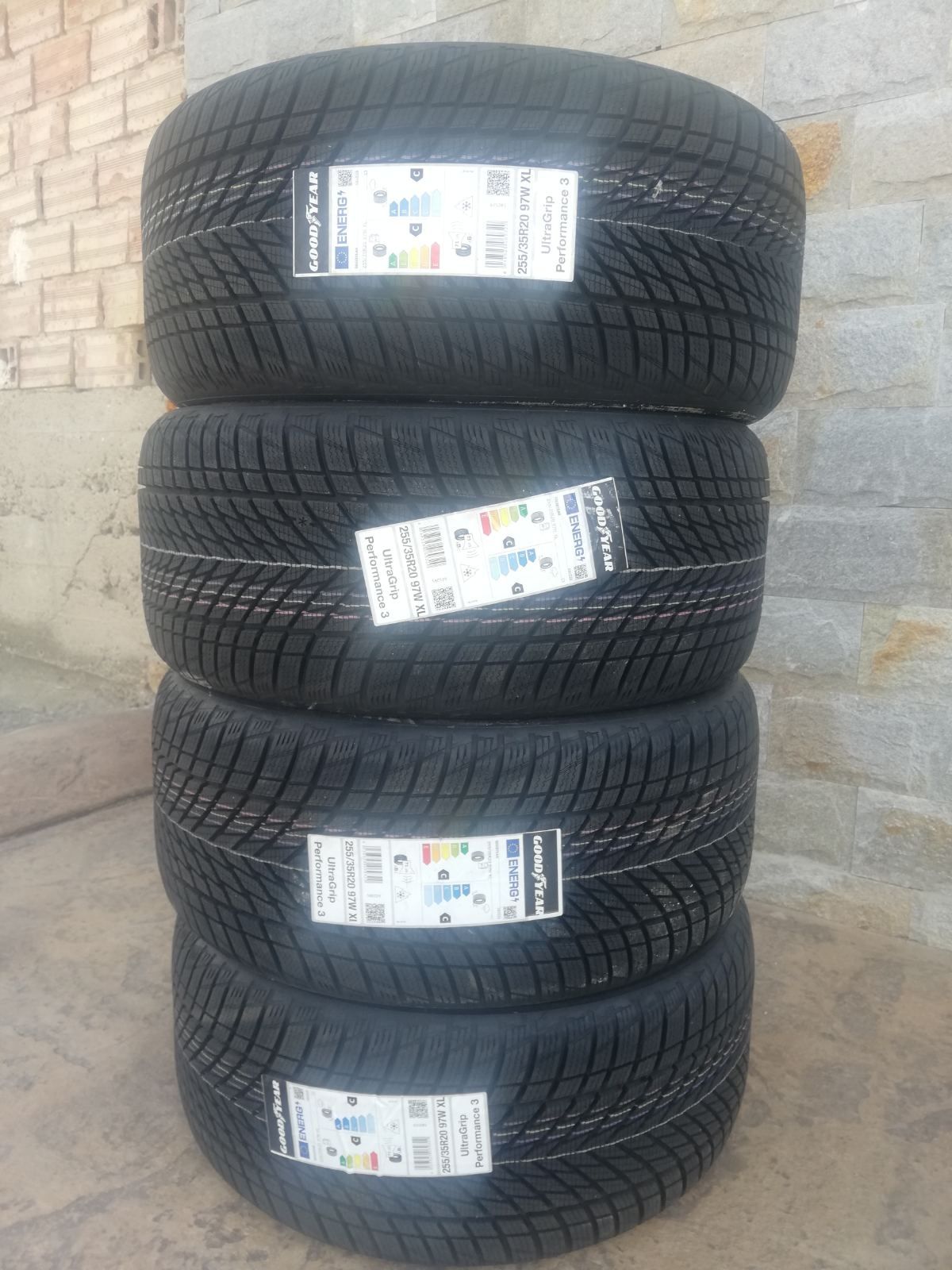 Зимни гуми Goodyear 255/35 20R