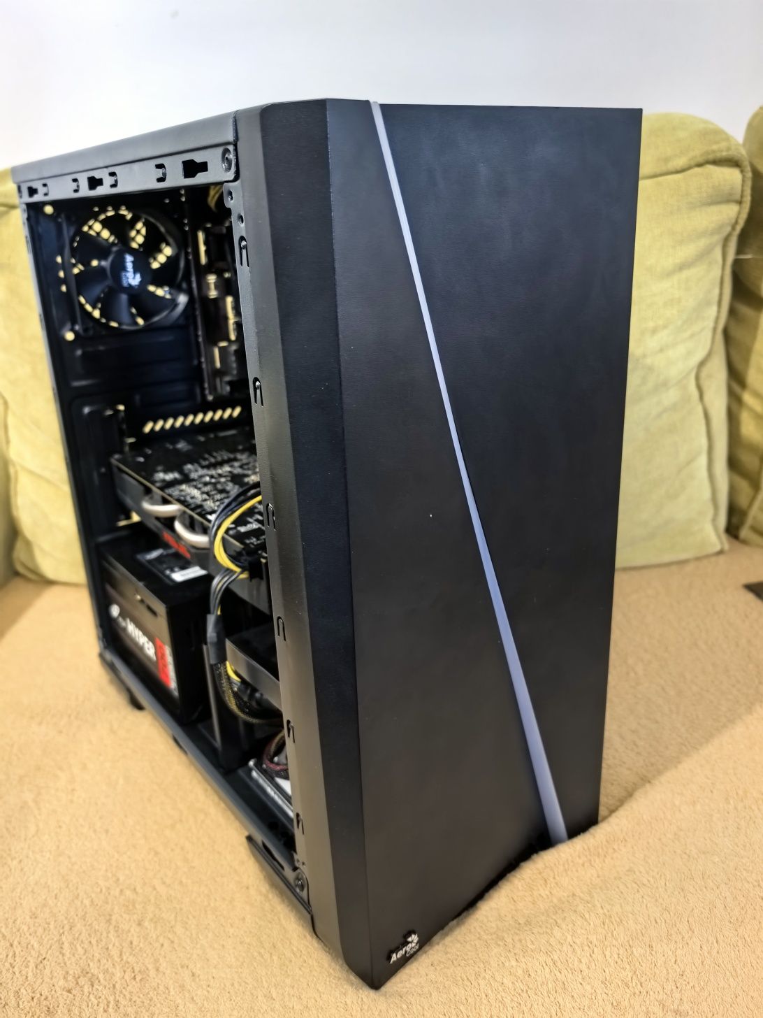 Настолен компютър Intel Core I3/2x8GB RAM/RX570