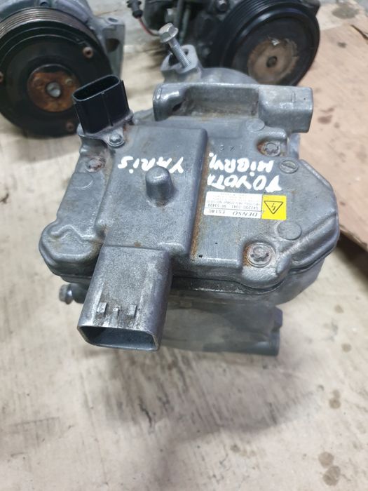 COMPRESOR AC TOYOTA yaris 1.5 AURIS 1.8i hybrid 2015 COD 042200-1041