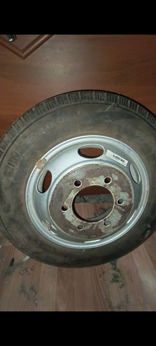 Продам Диск с резиной На Foton
