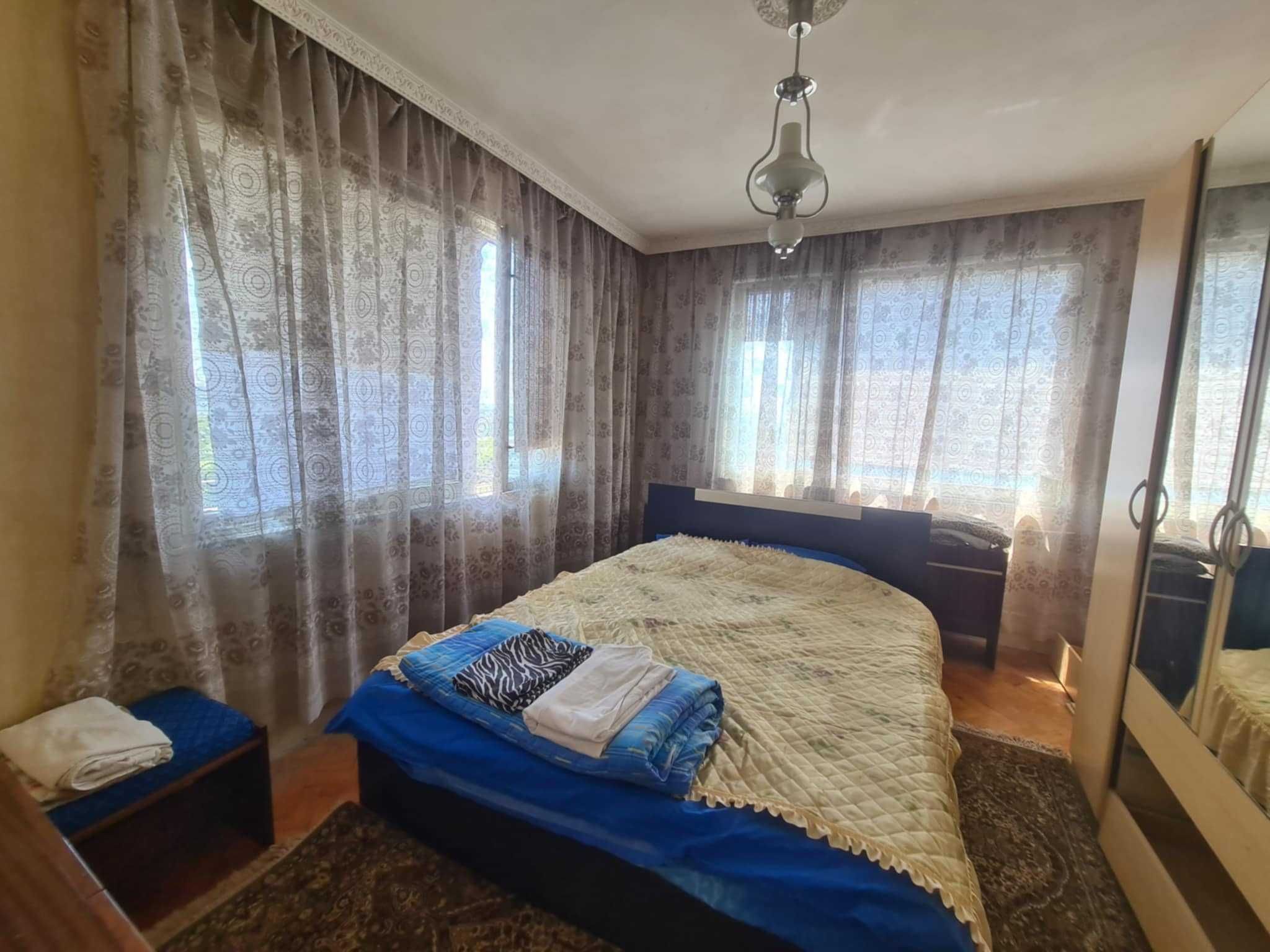 Тристаен апартамент с панорамна гледка в кв. Куба, гр. Хасково