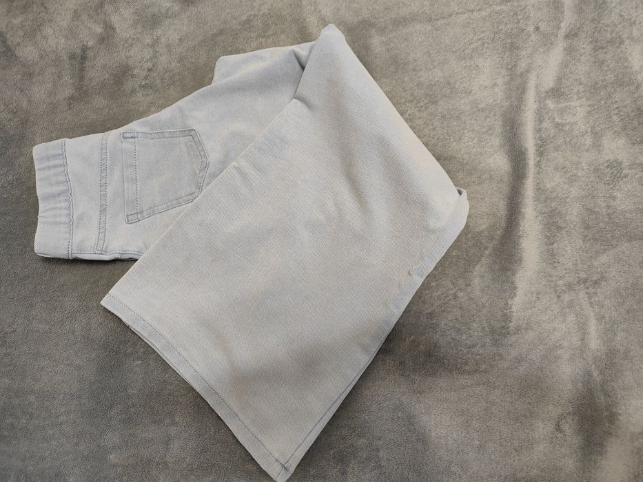 2 Blugi evazați măr. 140