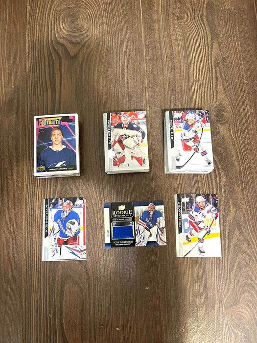 Автограф от Jonathan Toews (хокей на лед) + албум и карти