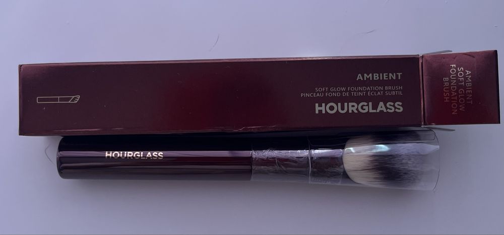 Нови четки за грим Hourglass