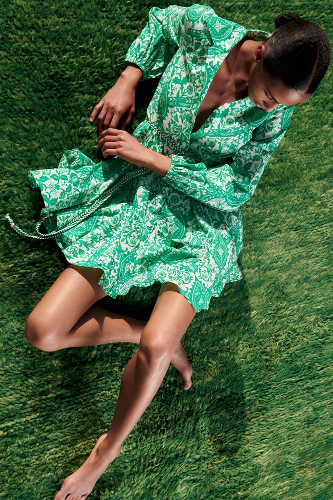 ZARA чисто нова лятна къса рокля в зелено