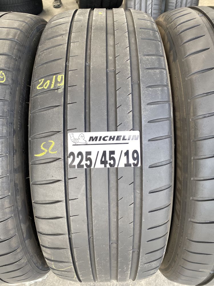 225/45/19 Michelin Vara