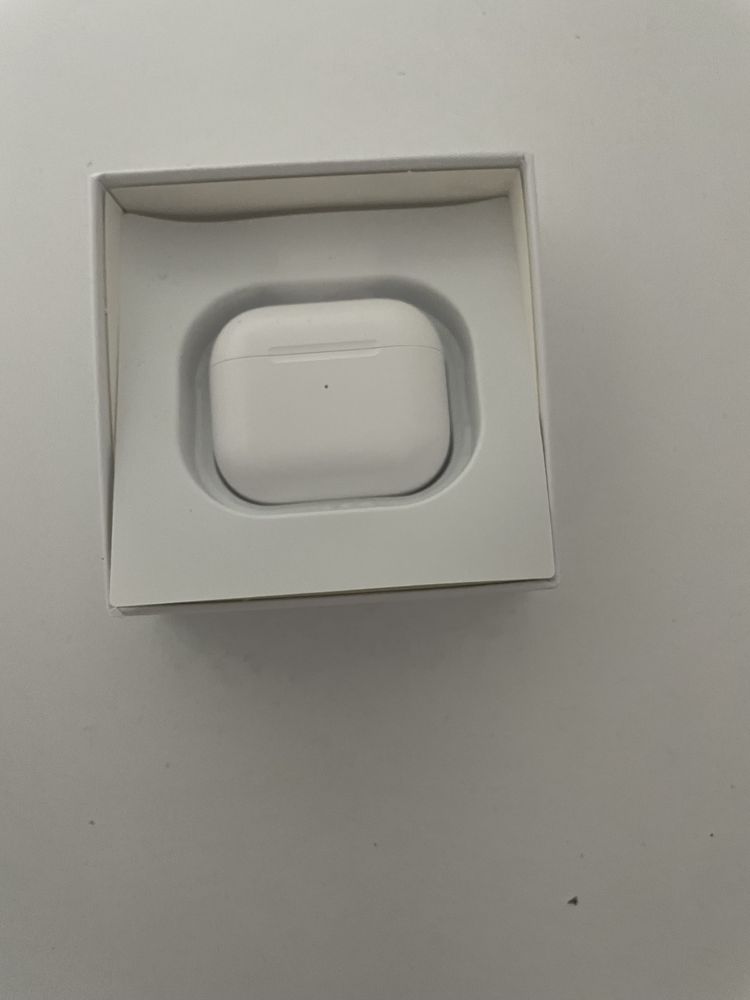 Airpods 3 [ VÂND URGENT]