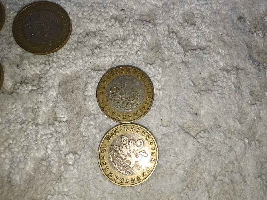 Монеты  разные ,