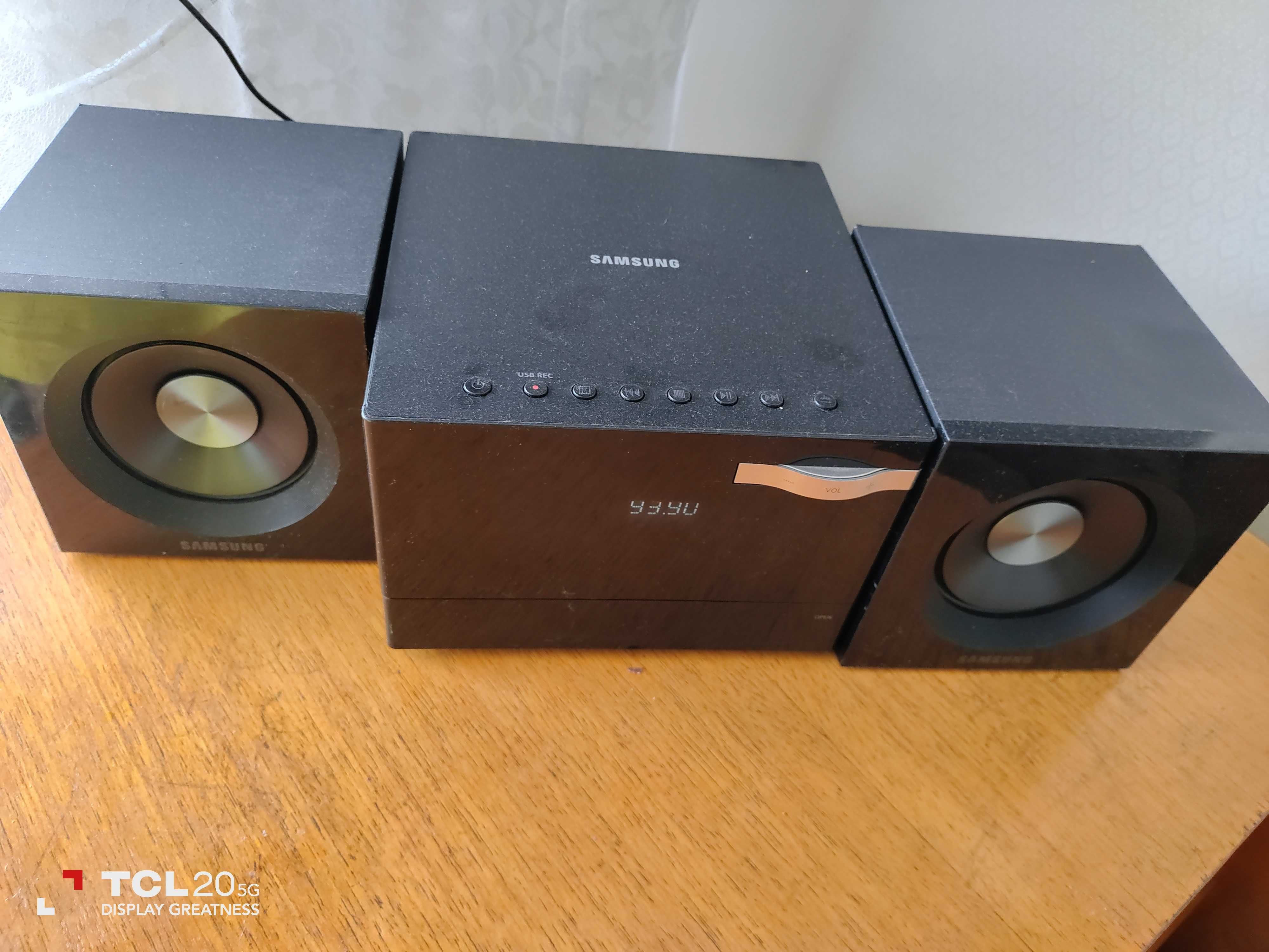 Samsung MM-D320 HiFi Micro System