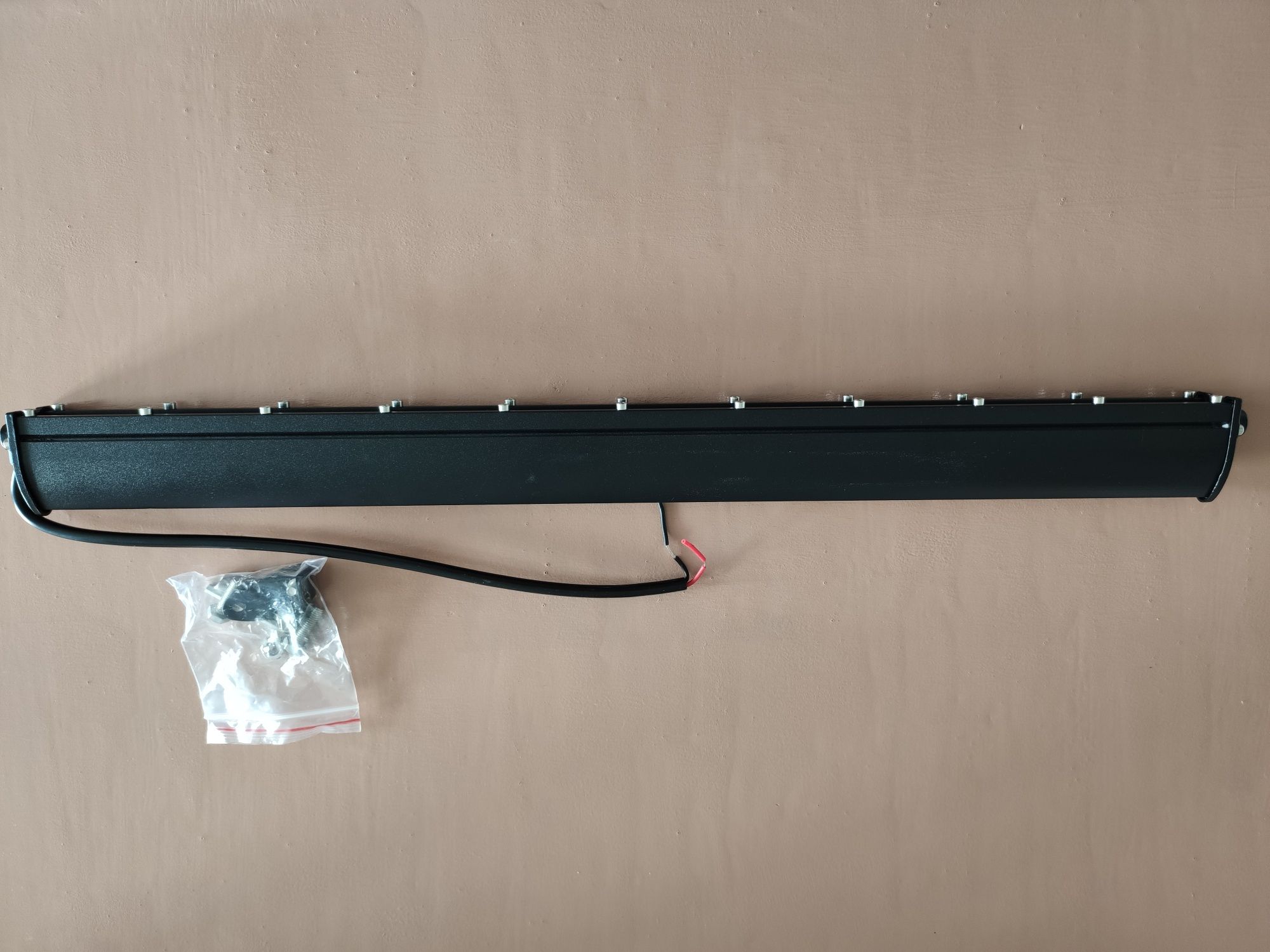 Vând led bar 156w lumina alba 6000k