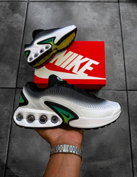 Nike DN ' White/Black/Neon мъжки маратонки