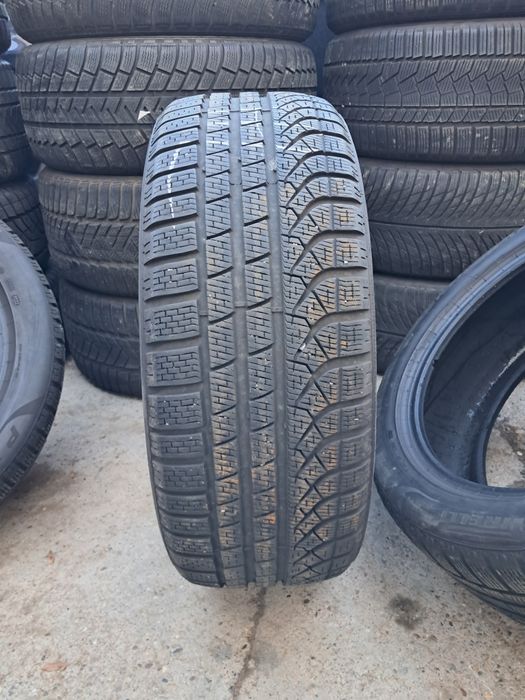 1xAnvelopa second iarna 235 50 R19 Pirelli PzeroWinter 7.3mm 2023