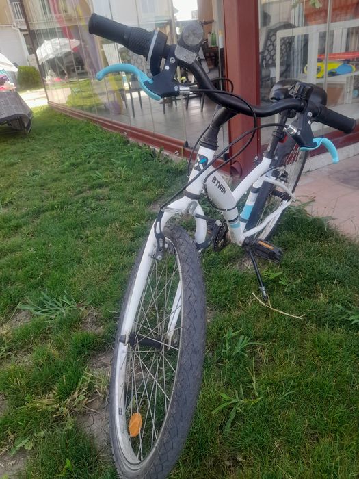 Vand bicicleta copii Btwin foarte putin folosita doar ridicare persona