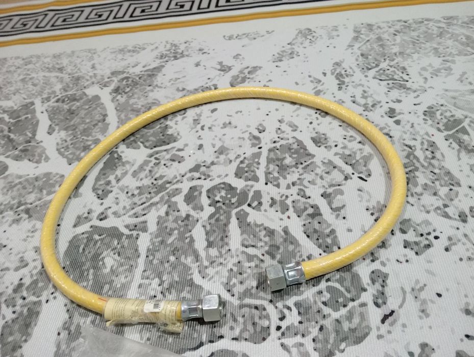 Гибкая подводка для газа. Шланг.