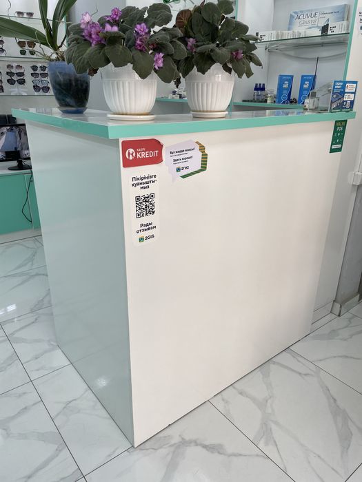 Продам ресепшн в хорошем состоянии