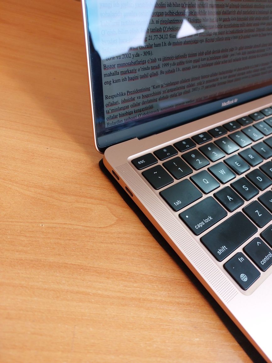 Macbook M1 gold rangli