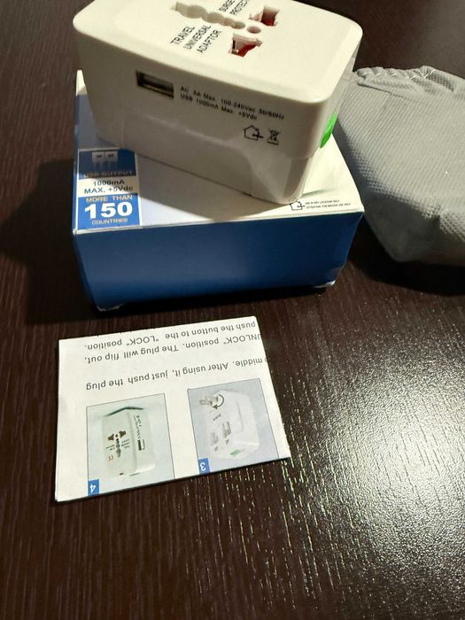 Adaptor stecher universal de calatorie EU UK SUA incarcare USB, NOU