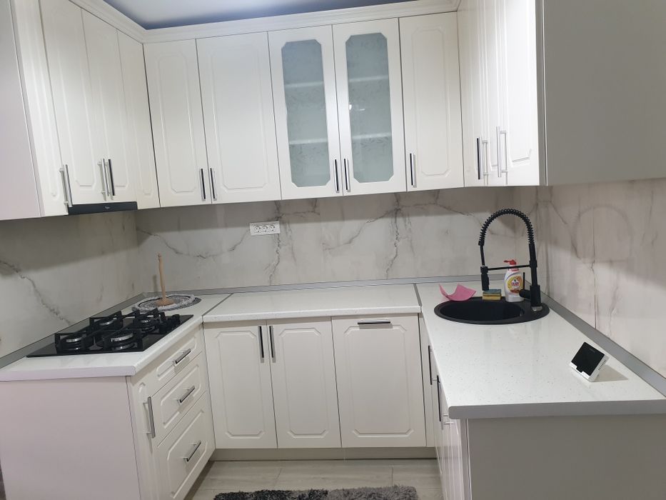 Apartament cu 3 camere decomandat,  renovat, mobilat si utilat