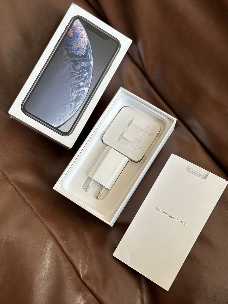 I phone XR 64 gb идеальгое состояние ,полный комплект
