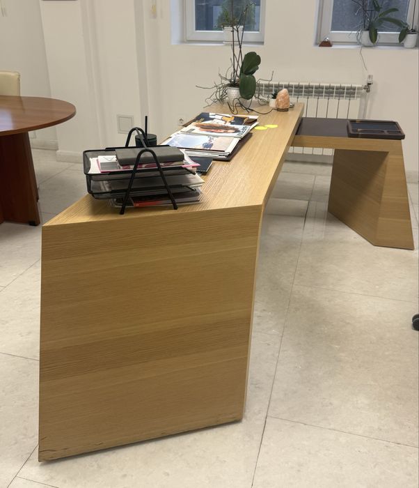 Бюро от масив със сгъваем плот и много екстри плюс шкафче