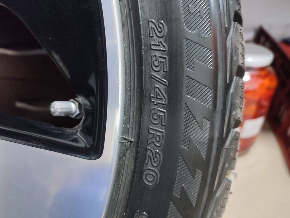 De vânzare roți noi nouțe BMW dimensiuni 215/45/R20