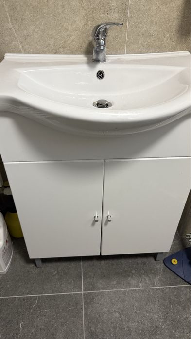 Lavoar cu dulap si baterie