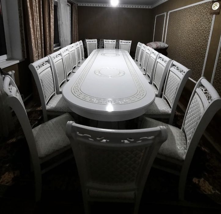 Стол для гостиной