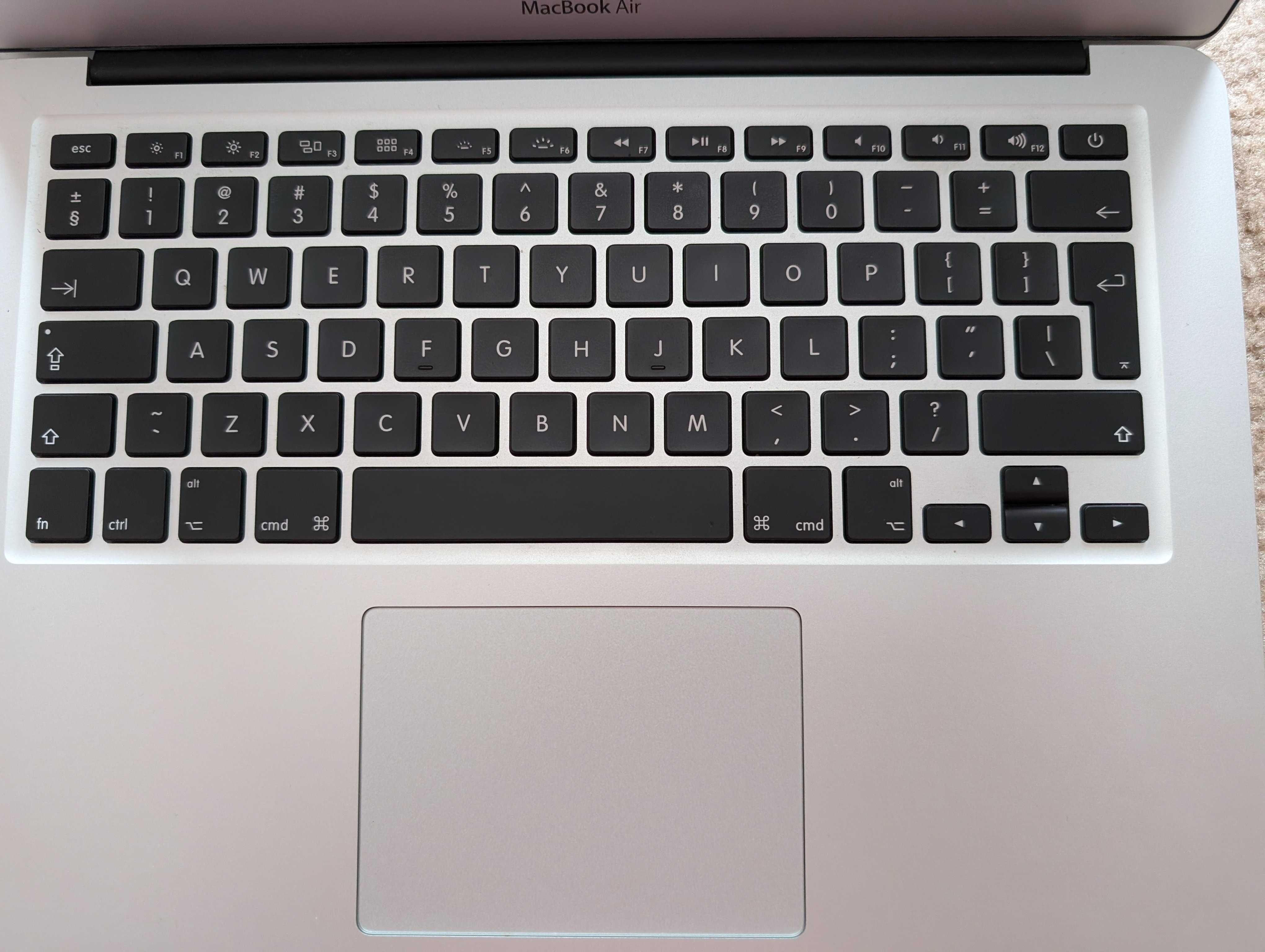 MacBook Air (13-inch, 2017)