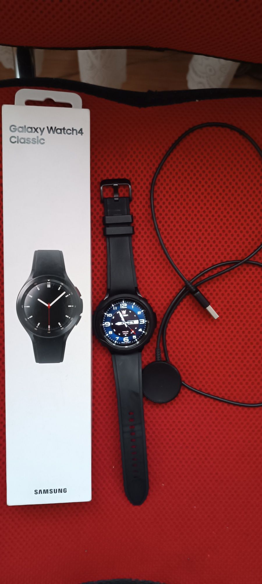 Vând ceas smartwatch Samsung wach 4 clasic Fullbox aproape nou .