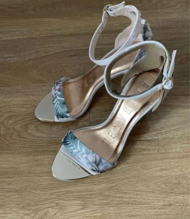 Sandale noi Ted Baker