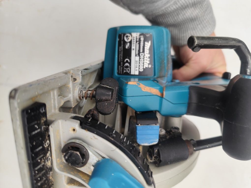 Безчетков акумулаторен ръчен циркуляр Макита Makita DHS680 + 5Ah