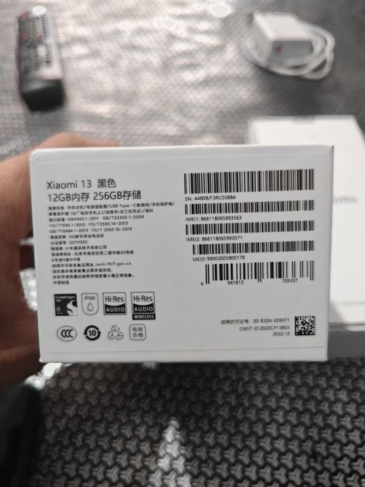 Xiaomi 13 12 ga 256 GB china versiya