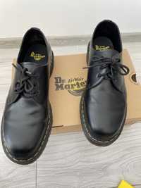 Pantofi Dr Martens