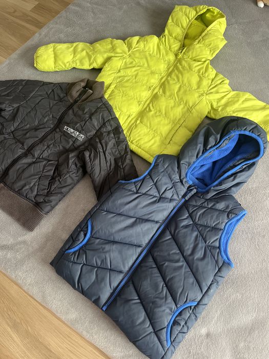 Vand geaca ,vesta 3- 4 ani toate 55 ron