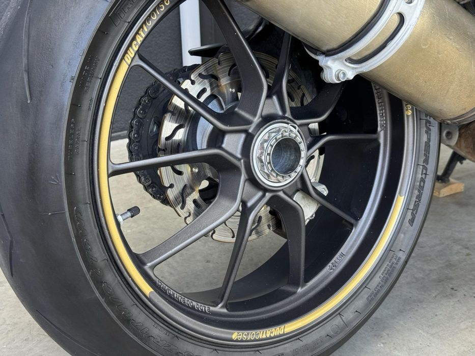 Ducati sttreetfighter