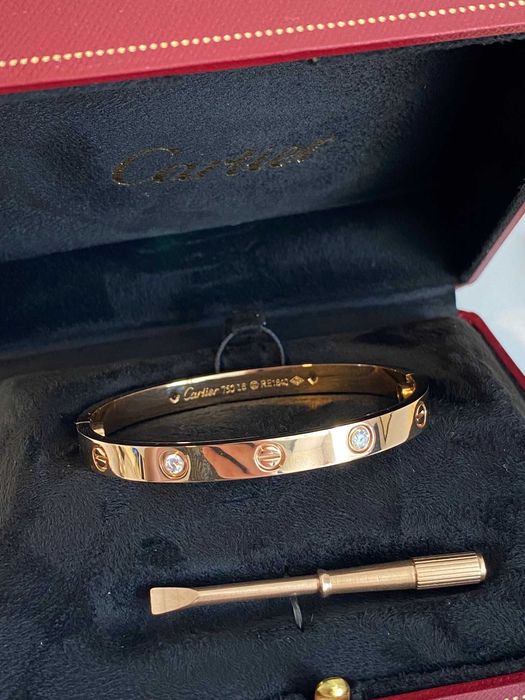 Brățară model Cartier Love din aur roz cu diamante