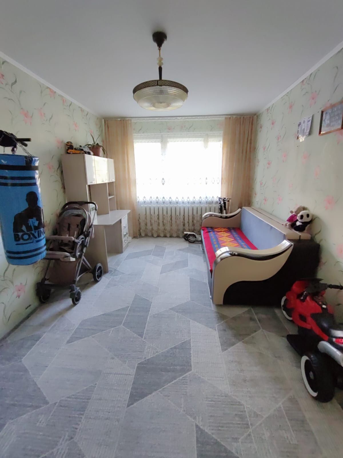 Продам 3  х комн квар. 5-21-1    этаж.