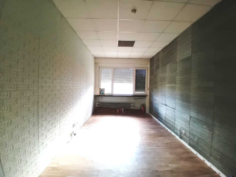 Дава се офис под наем в офис сграда в кв.Гео Милев