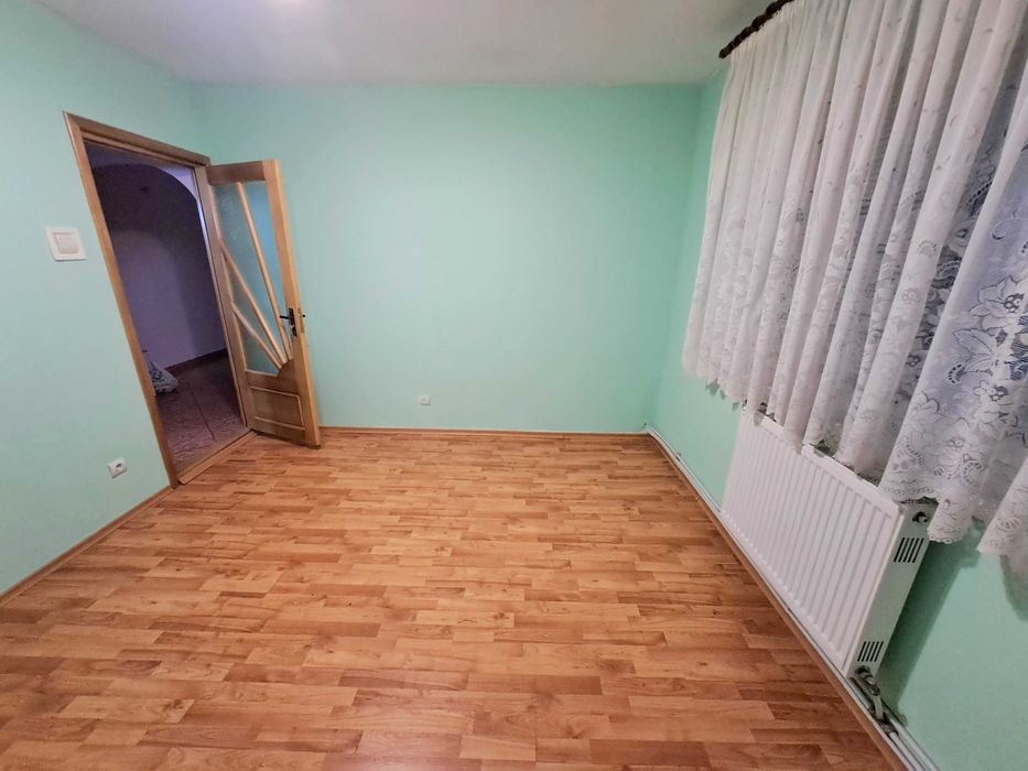 Proprietar vănd apartament 2 camere et.2 în Botoșani zona Școlii nr.8