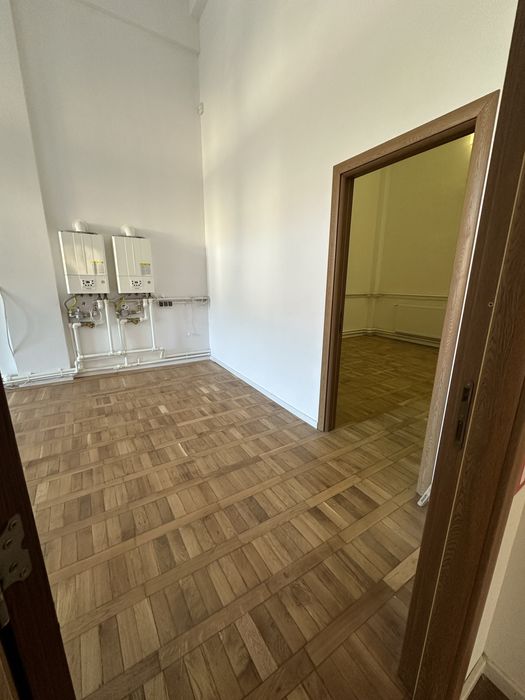 Inchiriez birouri ultracentral pentru sediu firma, cabinete, Moinesti