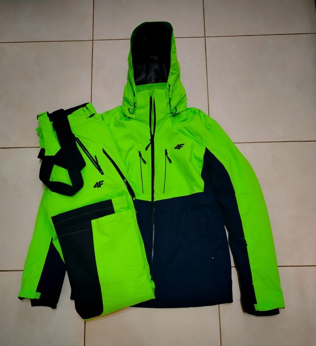 Costum Schi 4F.  .