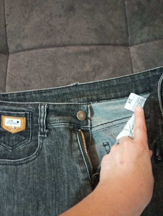 Джинсы женские в отличном состоянии фирменные