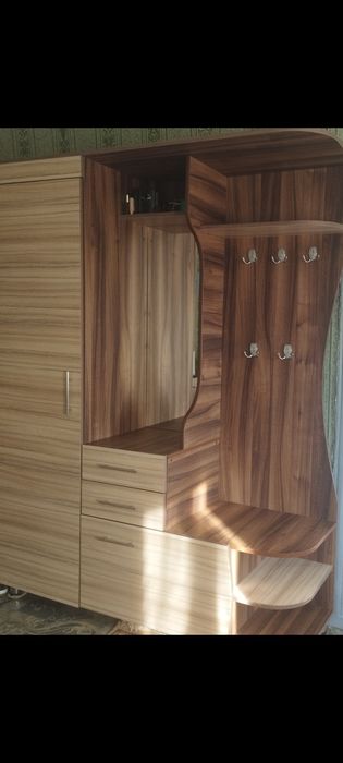 Продам стенку - прихожую, длина 1,50см