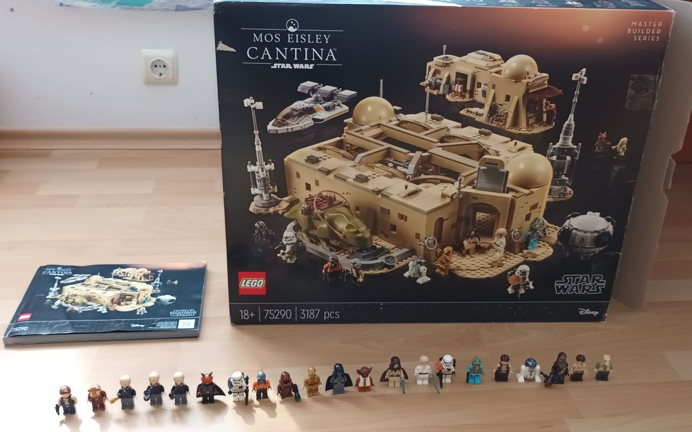 Лего Star wars set 75290 - Mos Eisley Cantina™
