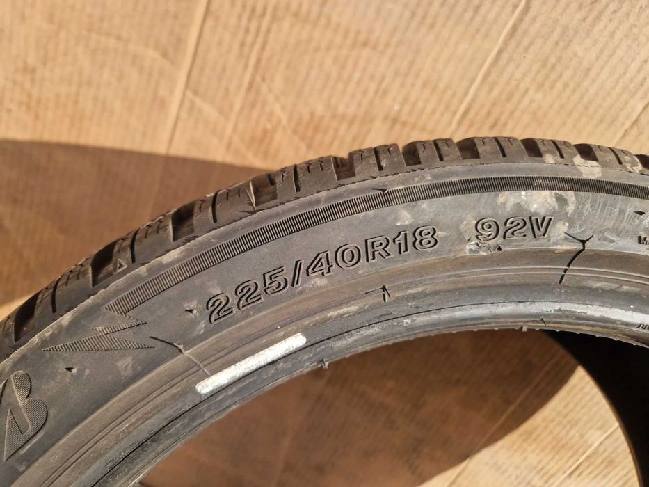 1 Bridgestone R18 225/40
Зимна гума
DOT2123